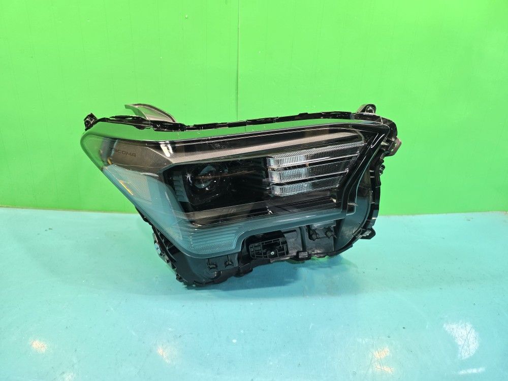 Headlight Tacoma 2024 2025 OEM