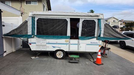 Pop-up camping trailer