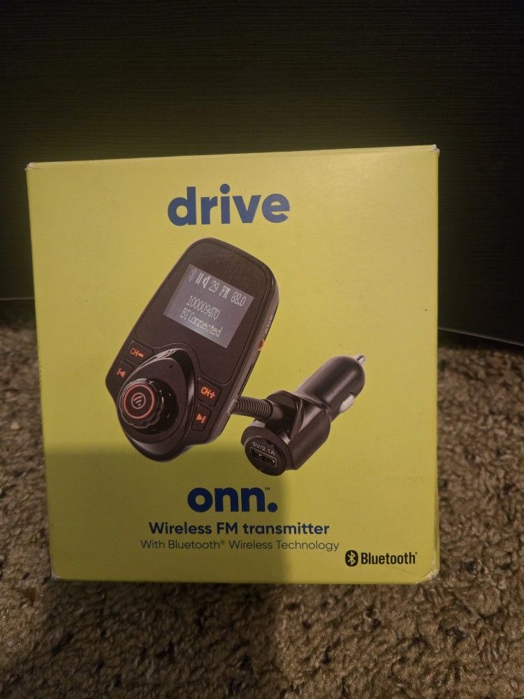 Wireless FM transmitter with Bluetooth