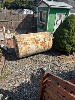 Large heating oil tank. Maybe 500 or 1000 gallons. Free-you pick up