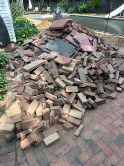 Used red bricks FREE