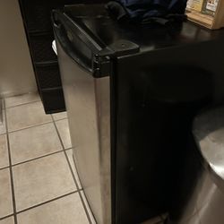 Mini Fridge 