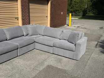 Modular sectional (Delivery available)