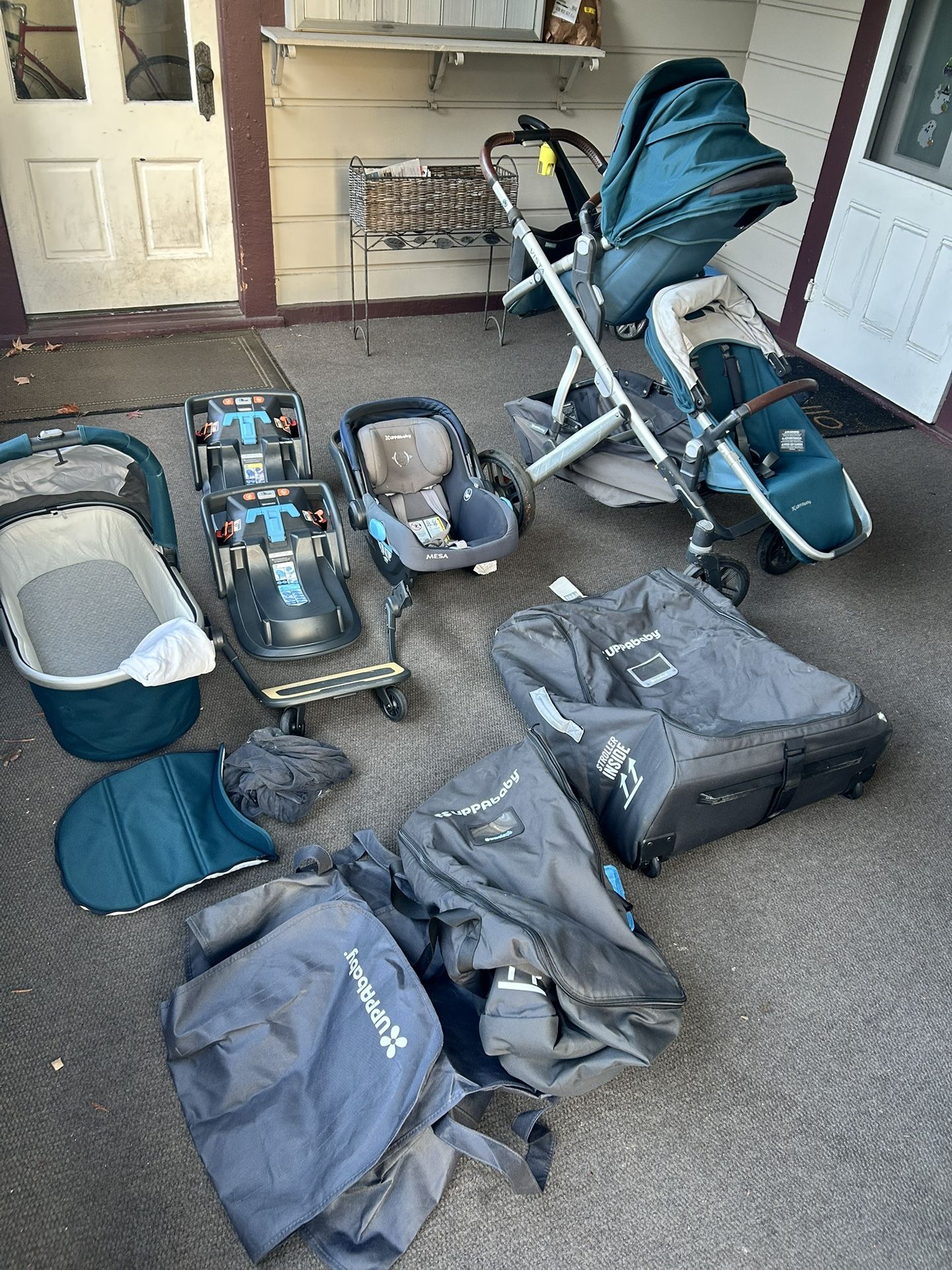 Uppa Baby Stroller With Tons Of Accessories 