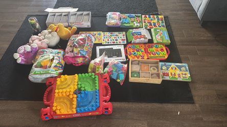 Kids toys, puzzles, block board with 2 sets of block