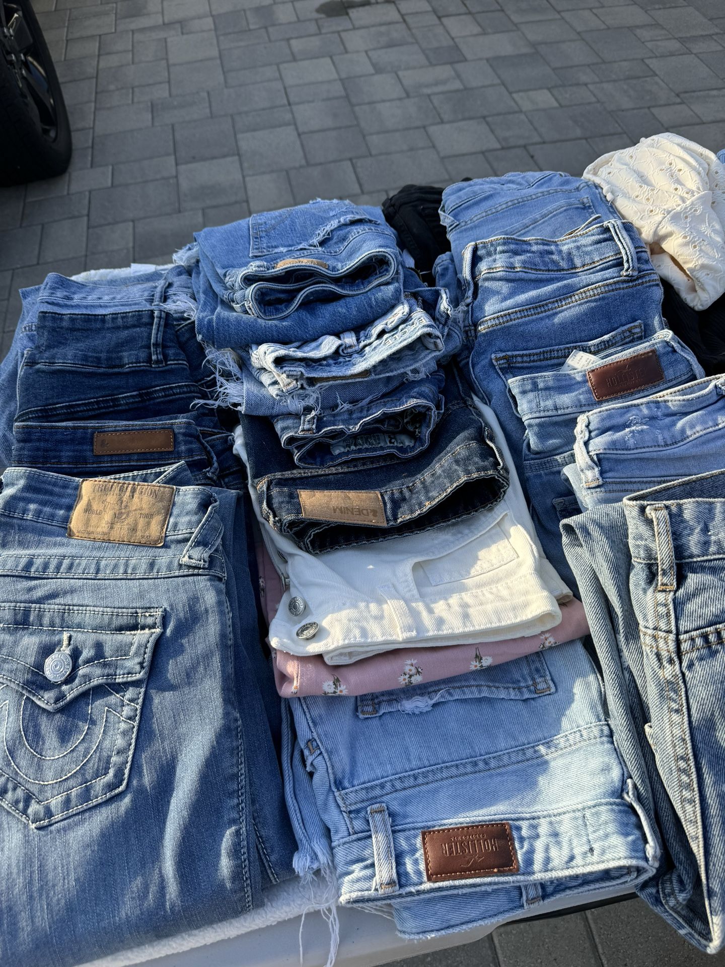 YARD SALE TODAY SATURDAY 02/01/25