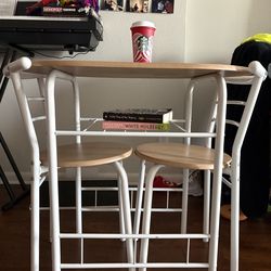 Compact dining table set