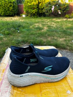 Skechers Navy Slip-On Athletic Sneakers with Teal Accents Size 8.5