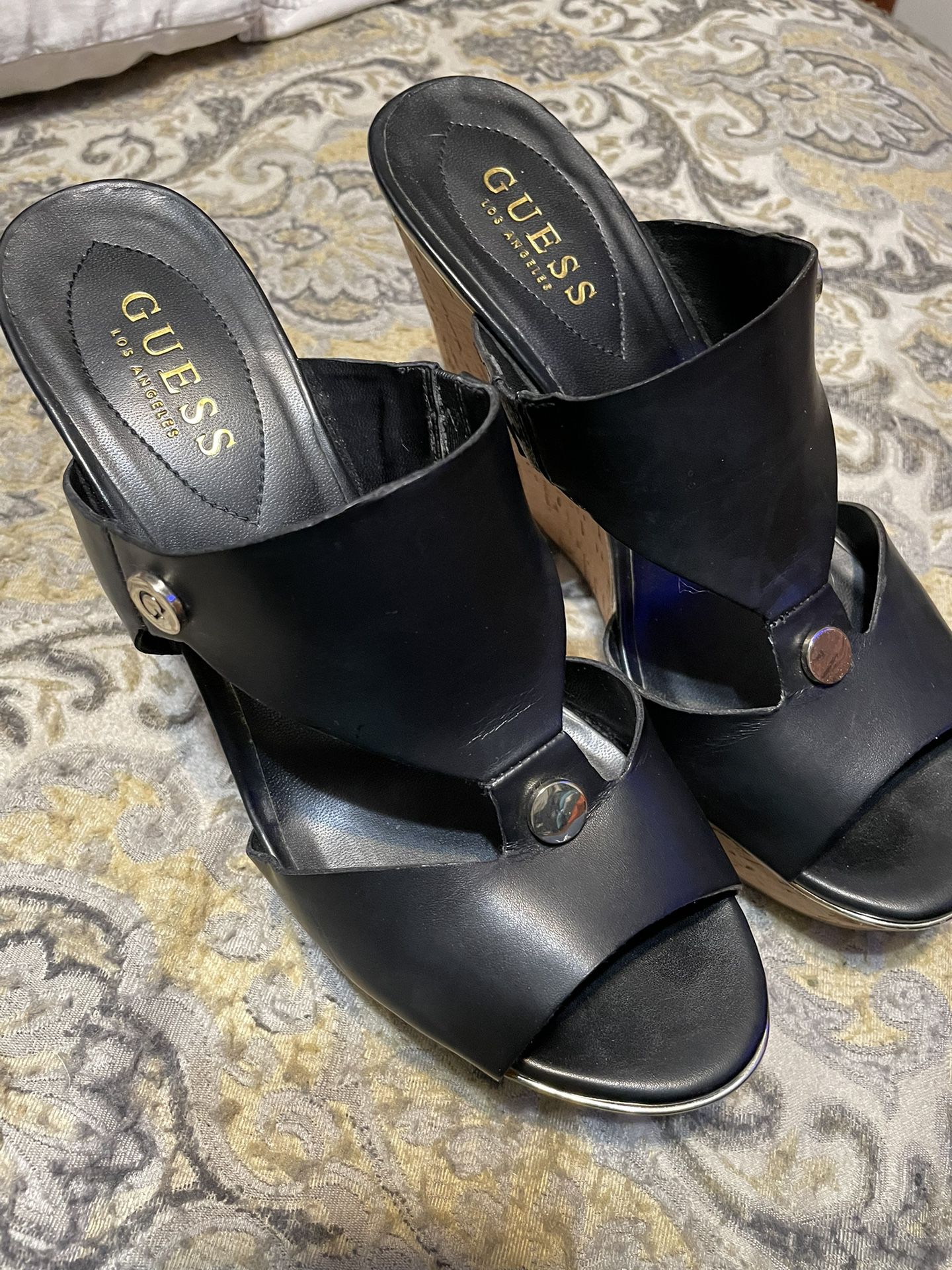 Womens Size 9 GUESS Wedge Sandals