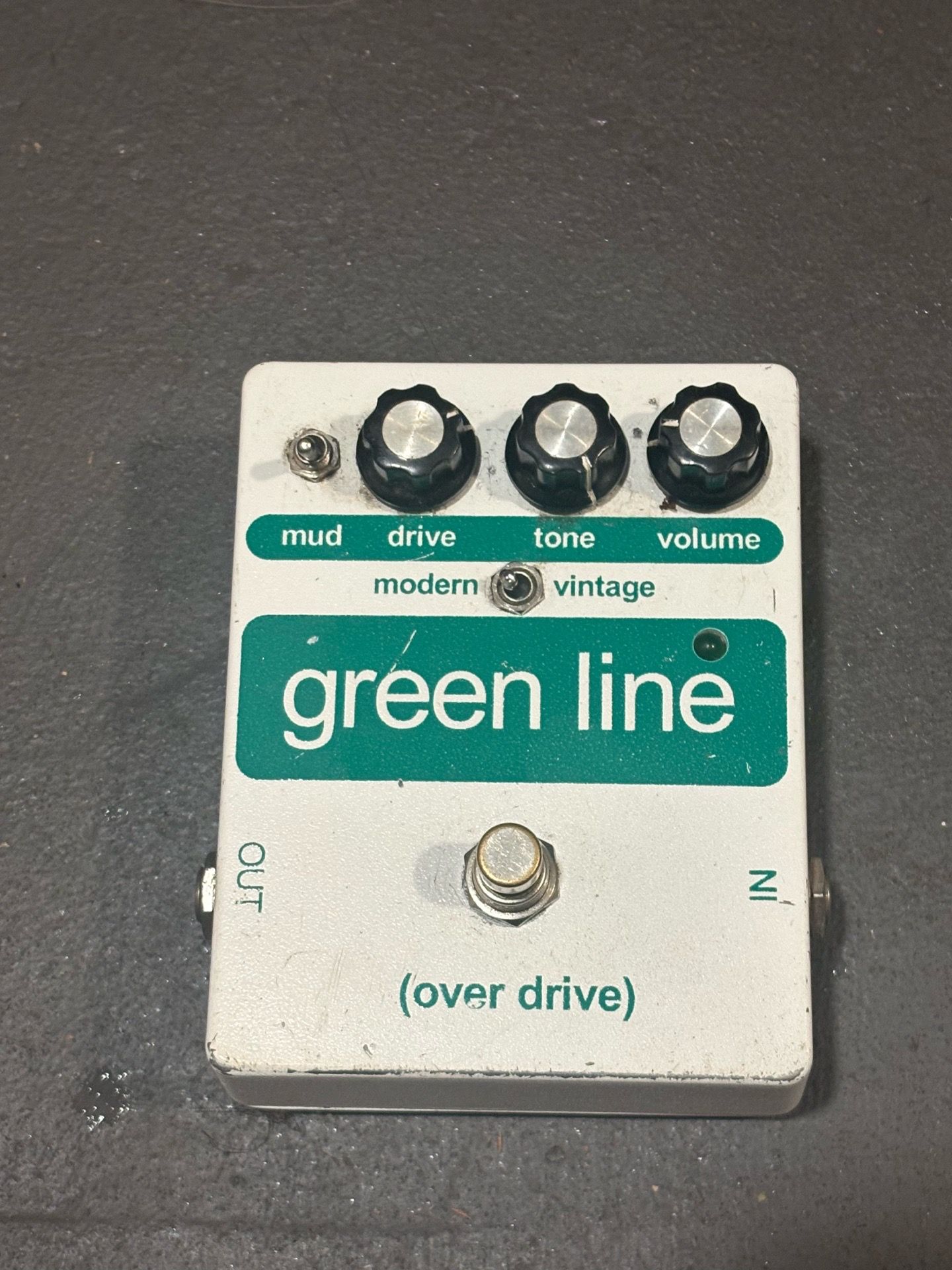 Green line over drive pedal