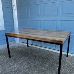 🍽️ Dining Table – Solid Wood Top w/ Black Metal Legs (60 x 36 x 30)