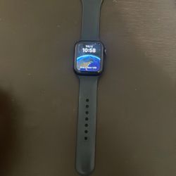 Apple Watch SE Series 2 w/ Charger 40m