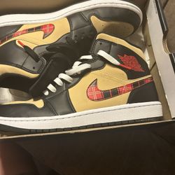 Air Jordan 1 Mid Tartan Swoosh Size 10.5