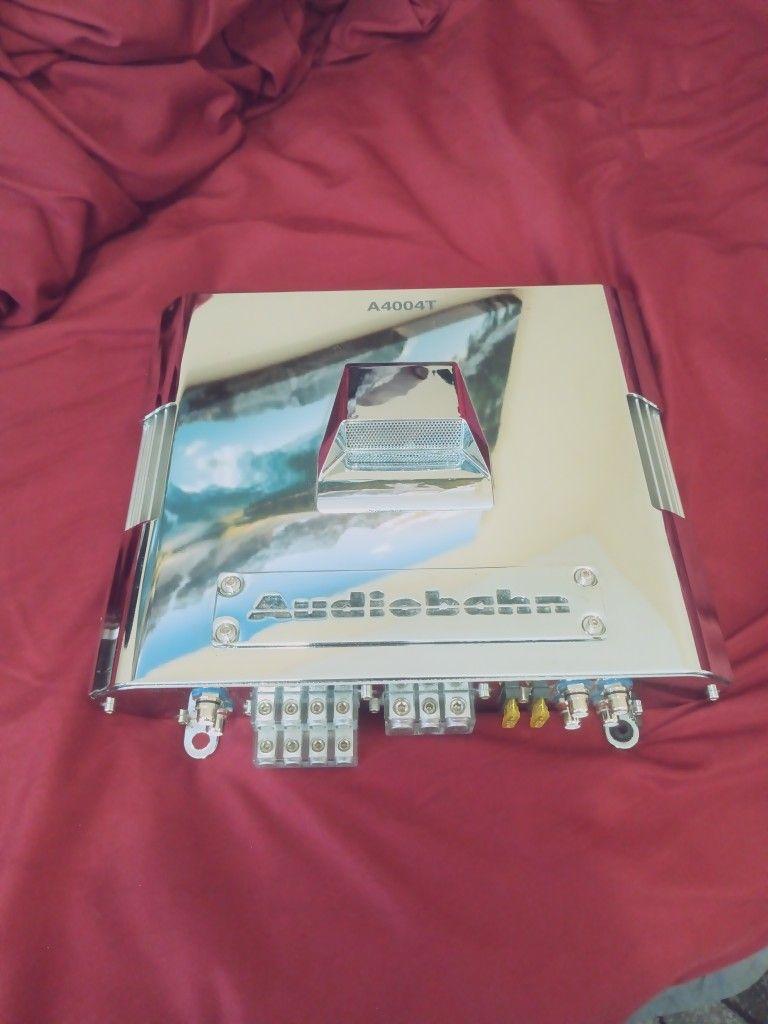 Autobahn Amplifier A4004T Amazing Condition. With High Level Input. FREE DELIVERY DEMO PORTLAND VANCOUVER AREA