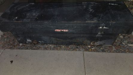 Truck tool box