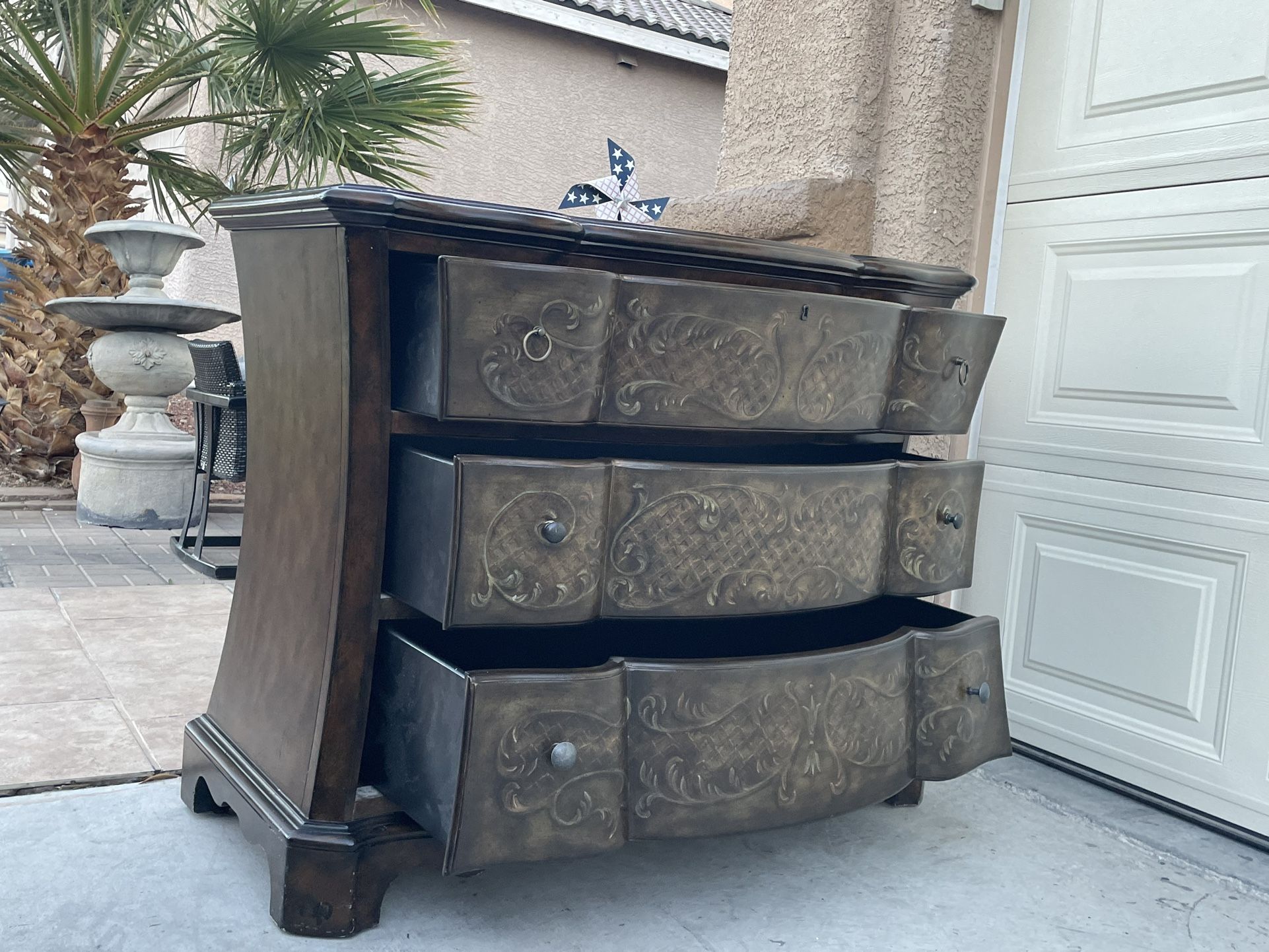 One of kind, Dresser Solid Wood Excellent Condition H36 W45 D20 free delivery
