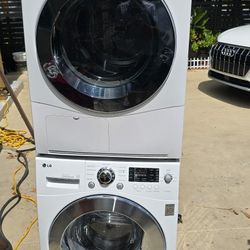 LG WASHER AND VENTLESS DRYER FRONT LOAD 24 INCHES WORK PERFECTLY 