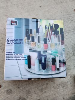 Cosmetic Carousel Holds 200 Items
