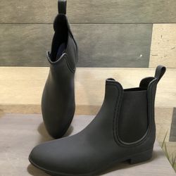 NEW WOB Jeffrey Campbell Forecast 2 Chelsea Rain Boot Black Matte Women's SZ 9