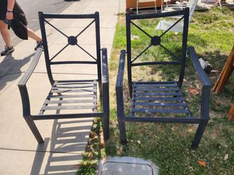 2 outdoor Chairs for Sale in Manteca