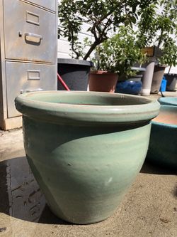 Ceramic pot