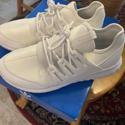 Ladies Adidas Sneakers/Almost New/ Size 7, Wore Maybe Twice 