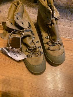Bates mountain combat boot temperate weather size 8