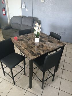 Beautiful Table With Chairs.