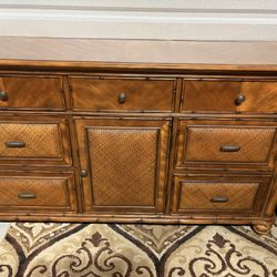 4 Piece Bedroom Set,bed Not Included