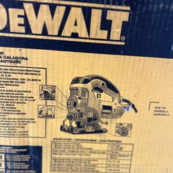 Dewalt 6.5 Amp Corded Jig Saw Kit with Kit Box