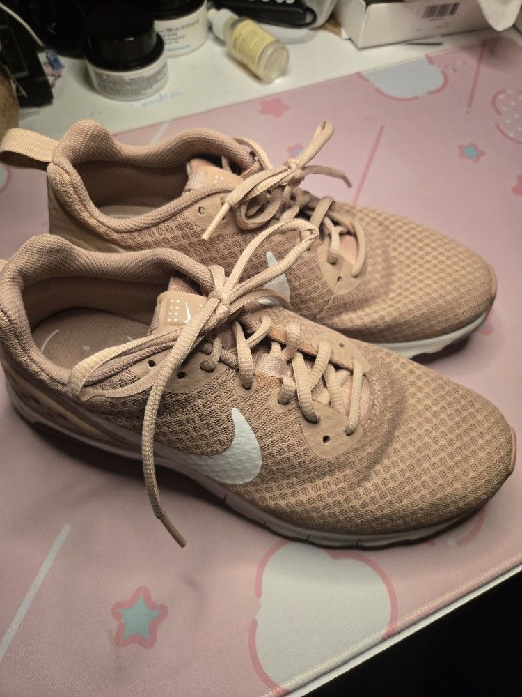 Nike Air Max Motion athletic sneakers