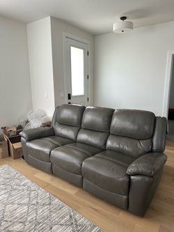 Ashley Furniture Modern Grey Leather Power Reclining Sofa – Excellent Condition
