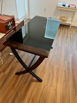 Modern Glass Top Computer Desk – 48” x 24” – Pull-Out Keyboard Tray