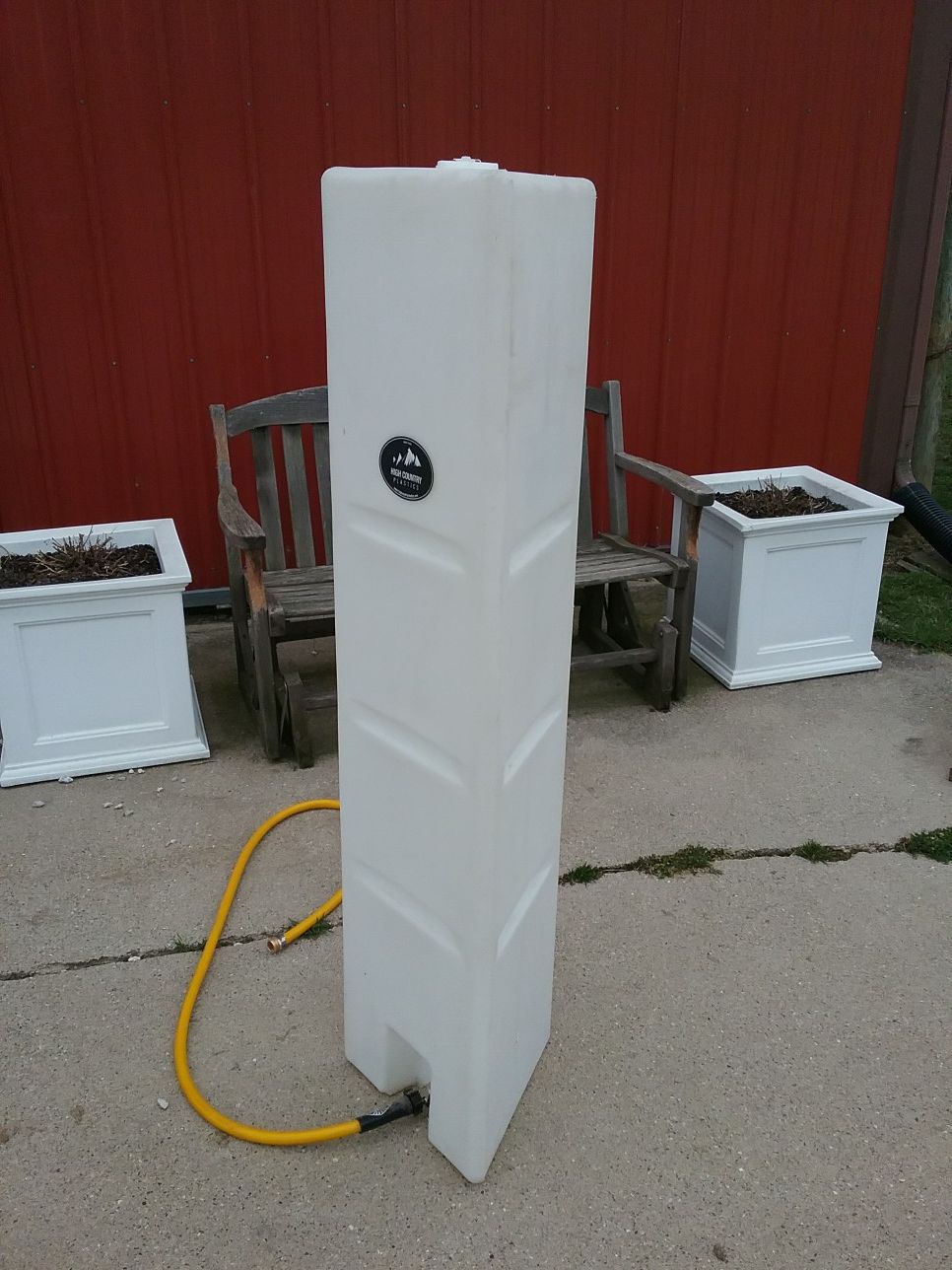 Horse trailer water tank