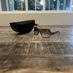 brown stylish, sunglasses that comes with case 