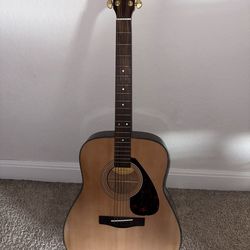 Yamaha F335 Acoustic Guitar - Natural