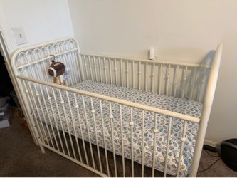 Baby crib turn into toddler bed