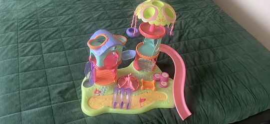 Littlest Pet Shop Whirl Around Playground