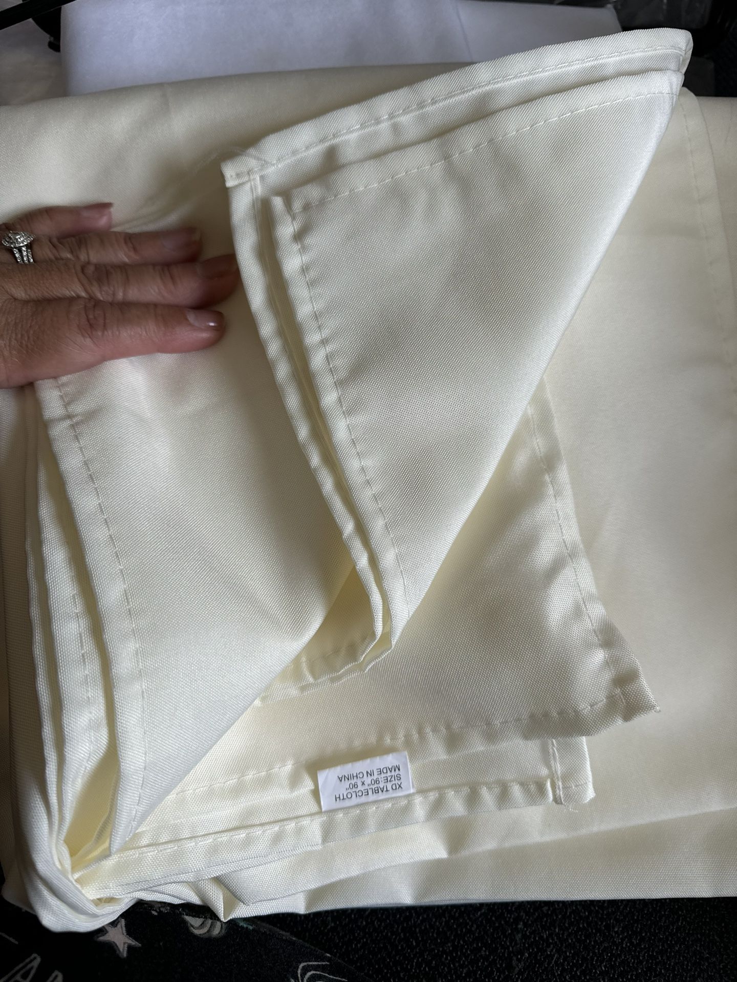 90x90 Ivory Rec Tablecloth