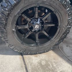 Nitto Tires/Fuel Wheels