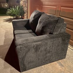 Free sofa!!! Come get it before it’s gone!