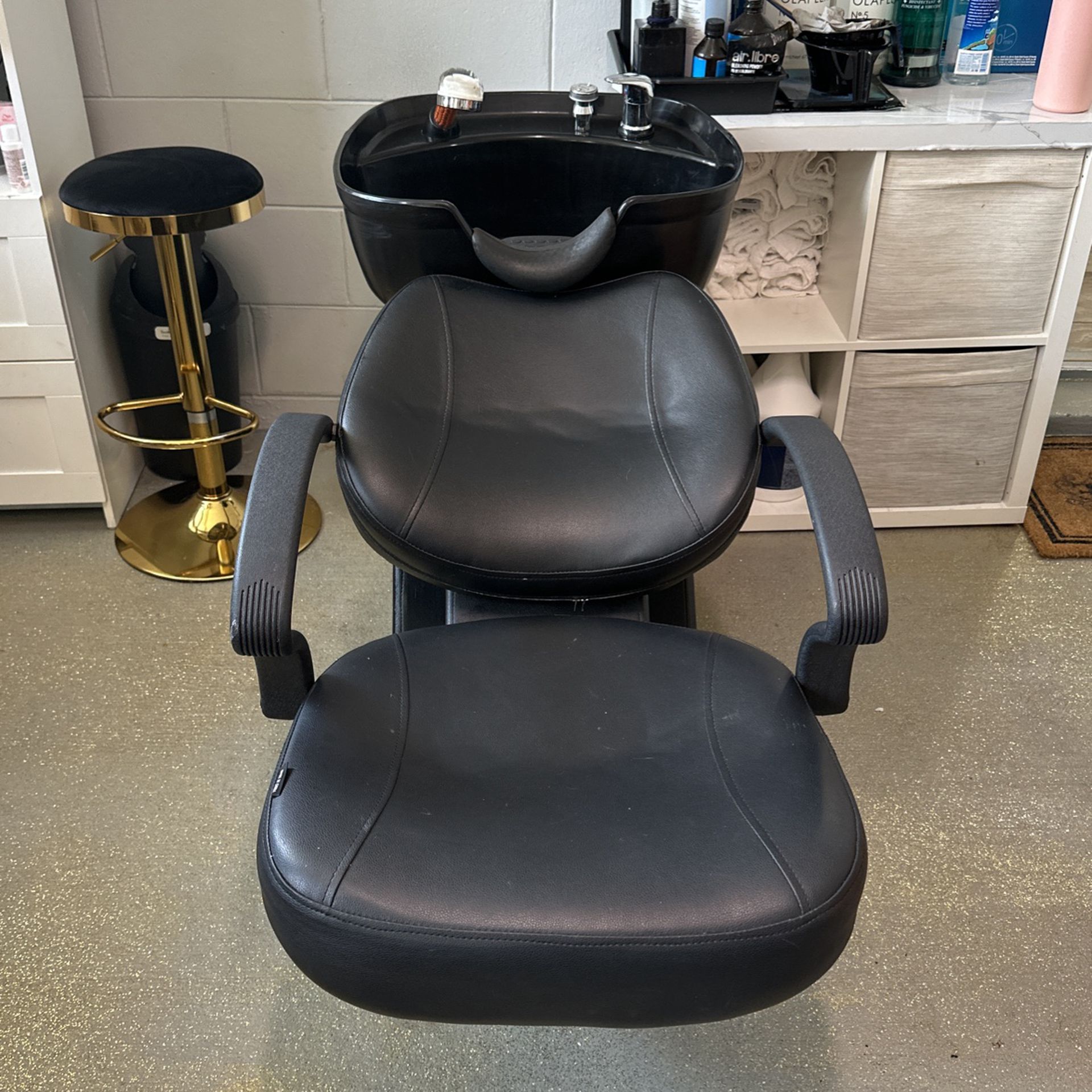 BarberPub Ceramic Bowl Shampoo Barber Chair Backwash Sink Barber Chair for Beauty Salon Spa Unit Station 9020