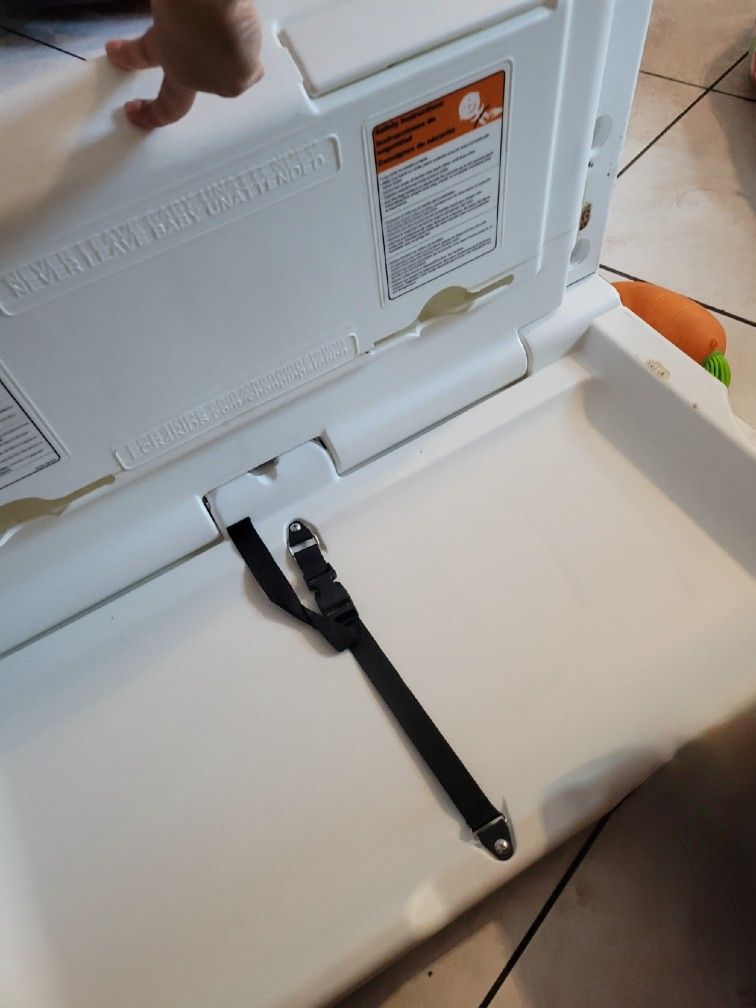 Comercial Baby Changing Table