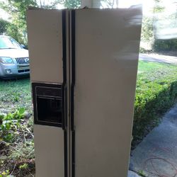 Kenmore Refrigerator 