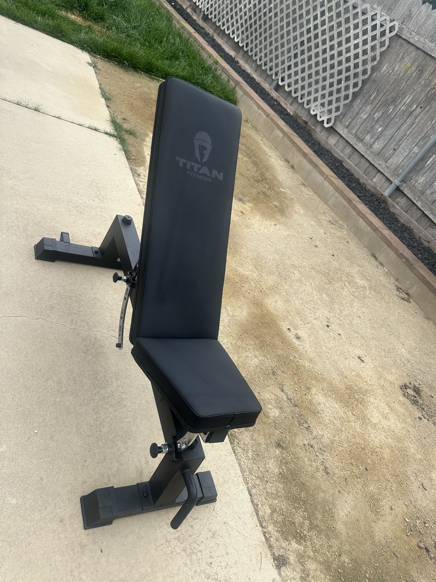Titan Adjustable Weight Bench
