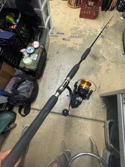(Murrieta) Shimano salt water fishing combo 7’8” Terez 50-100 SW Scorcorro