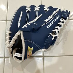 Aviators Giveaway Mitt 