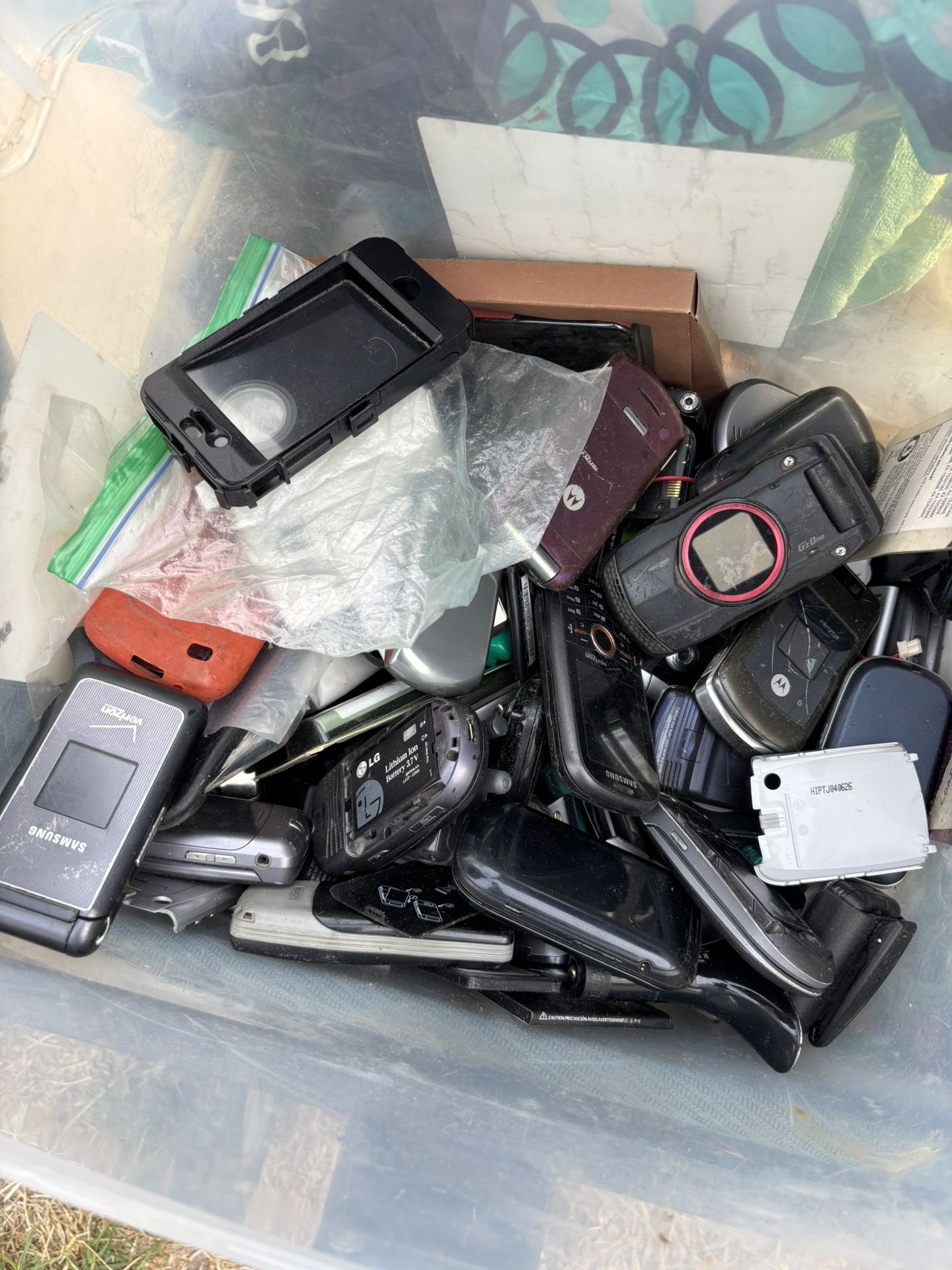 Vintage PHONES.   . Selling whole box 📦