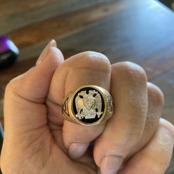 14k Masonic 32nd Degree ring w/10pt full cut Diamond