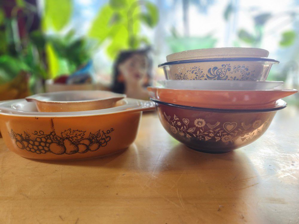 Assorted Vintage Pyrex Bowls.